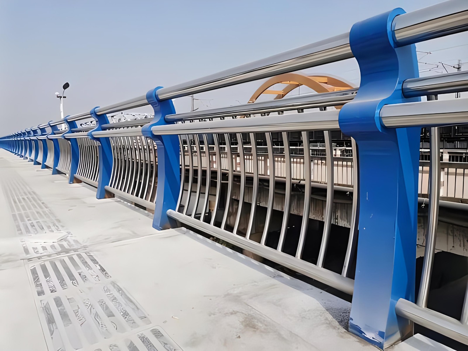 衢州不锈钢复合管护栏制造工艺要求及其重要性
