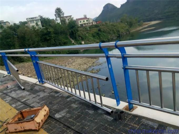 衢州不锈钢复合管护栏是一种卓越的防护材料